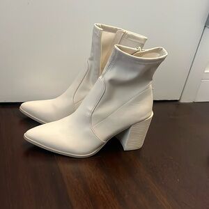 NWT Steve Madden heeled boots
